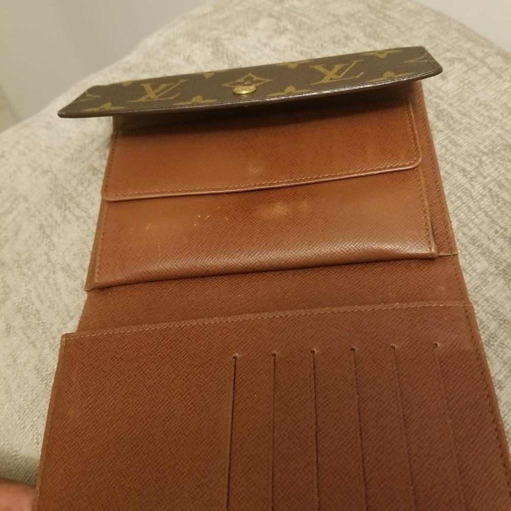 Louis Vuitton Monogram Wallet - Picture 5 of 7
